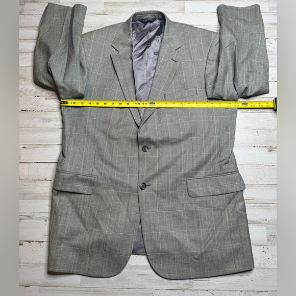 Jos. A. Bank Mens Gray Wool Silk Classic Fit Sport Coat Blazer 44R Windowpane - Picture 4 of 11